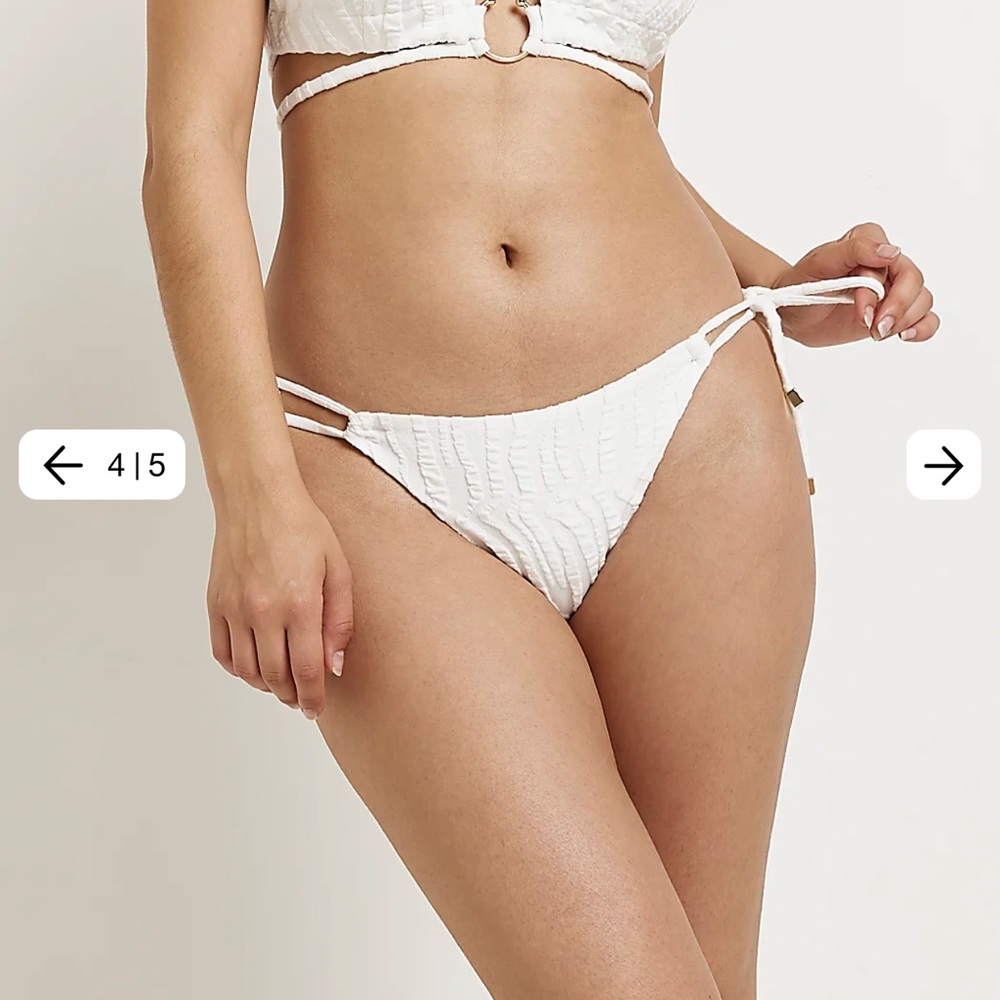 RIVER ISLAND WHITE TEXTURED BIKINI BOTTOMS